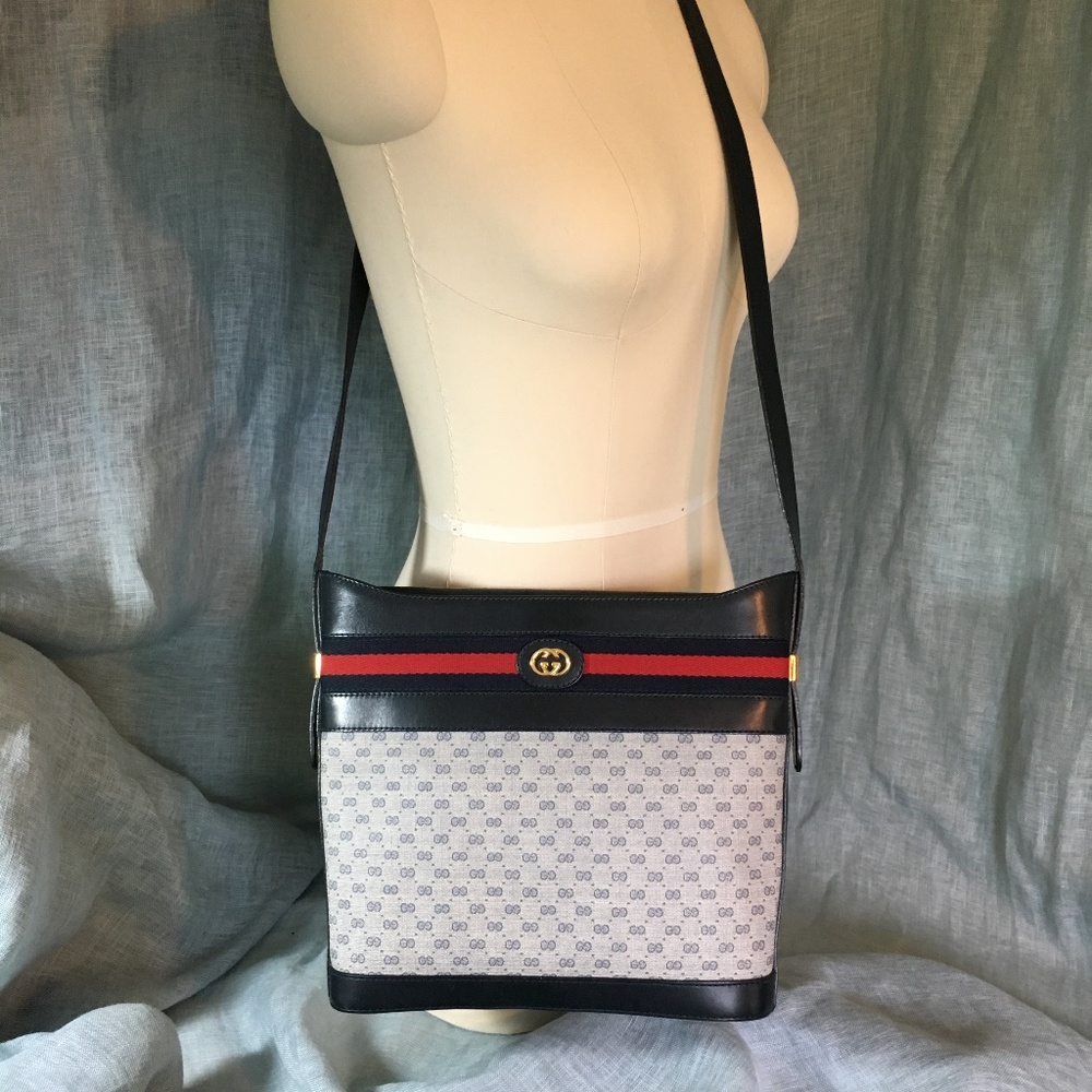 Gucci Vintage Crossbody Micro G Purse in Navy